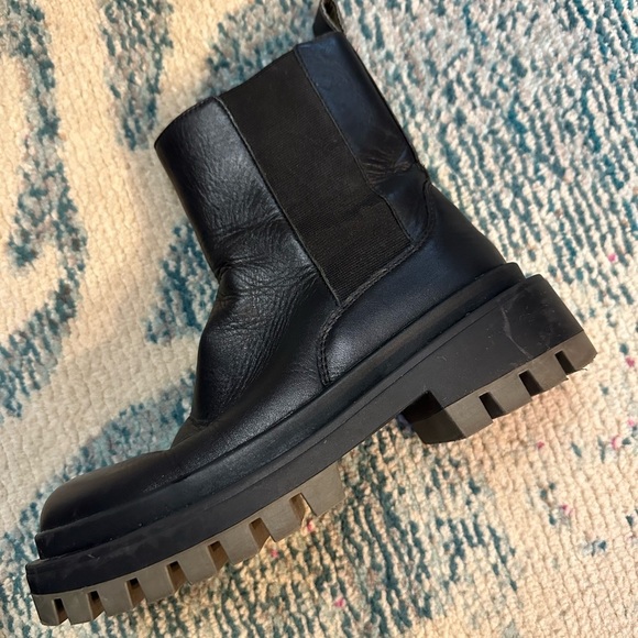 Zara Chunky Lug Sole Black Boots - Picture 7 of 9